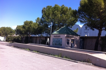 Báscula muncipal, ubicada en el exterior recinto ferial.