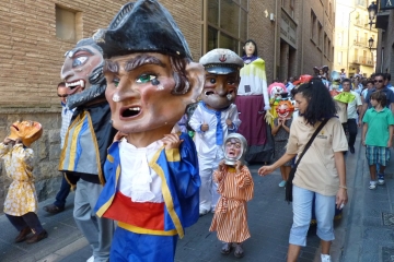 La comparsa de cabezudos del Ayuntamiento participará en el Encuentro.