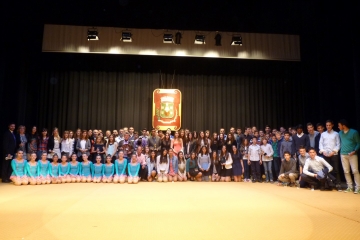 Foto de familia de los premiados del pasado año.