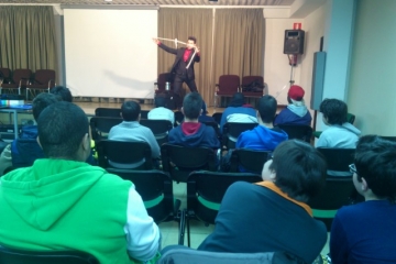 Taller de magia, dentro de las actividades de Instituto Abierto.