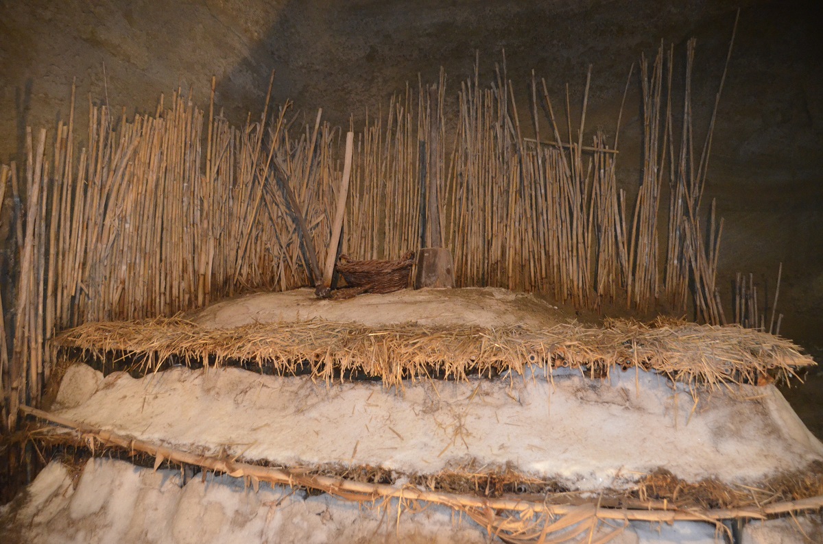 Interior del pozo de hielo Ayuntamiento de Barbastro